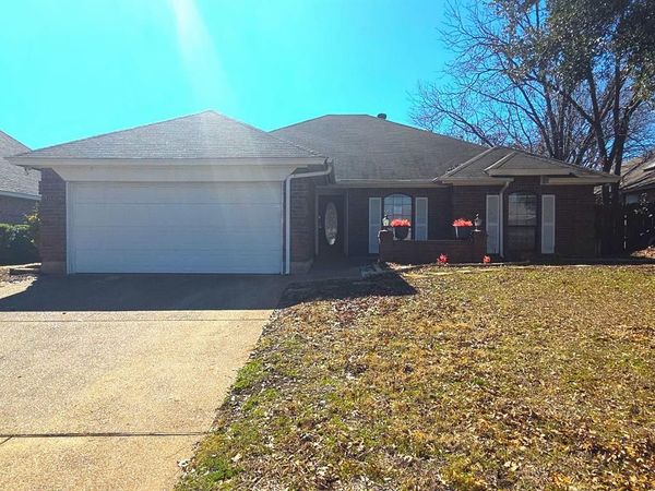 4005 Marsh Lane, Fort Worth, TX 76123