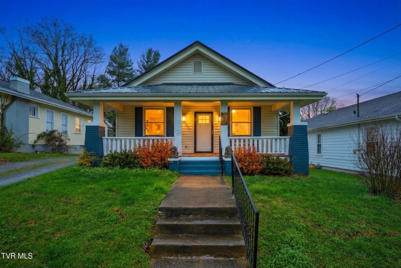 916 East Hillcrest Drive, Johnson City, TN 37604 Main Photo