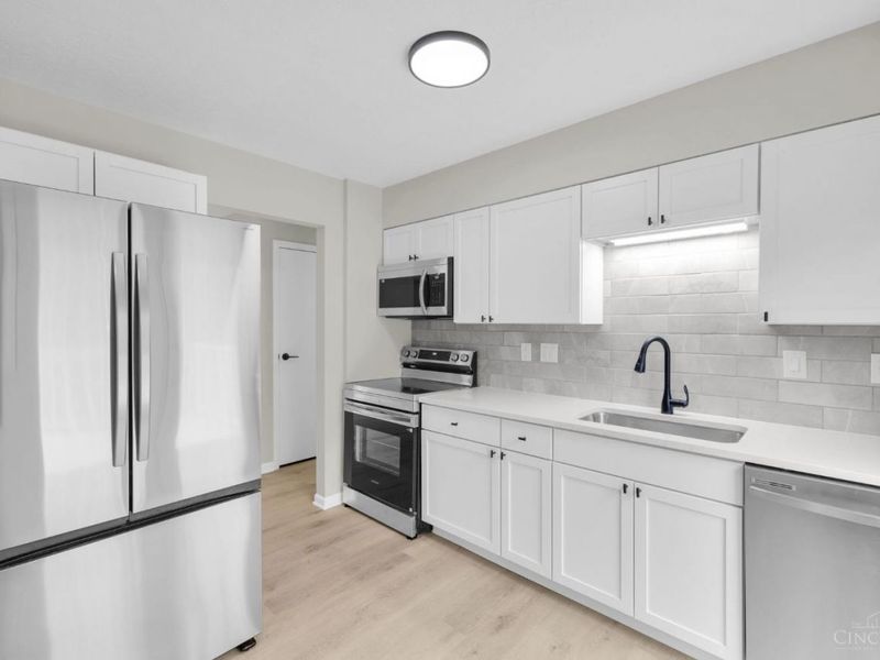 5359 Orchard Creek Court, Green Township, OH 45239 Photo 3