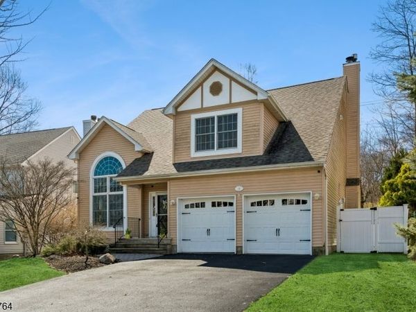 18 Fox Hollow Trl, Bernardsville, NJ 07924