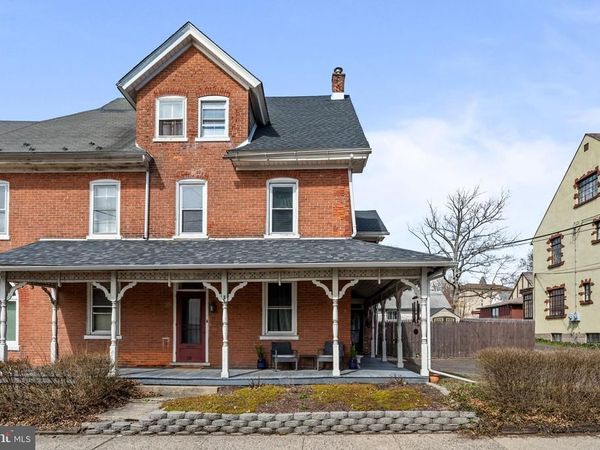 28 S 5TH STREET, PERKASIE, PA 18944