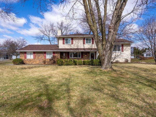 205 Blackhawk Drive, Park View, IA 52748