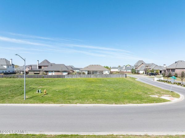 307 Gunter Grass Court , Lafayette, LA 70508