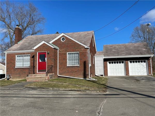 246 N Buhl Farm Dr, Hermitage, PA 16148