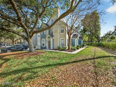 13703 RICHMOND PARK Drive N, Unit 1402, Jacksonville, FL 32224