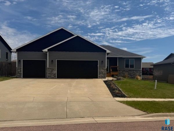 4032 S Homerun Ave, Sioux Falls, SD 57110
