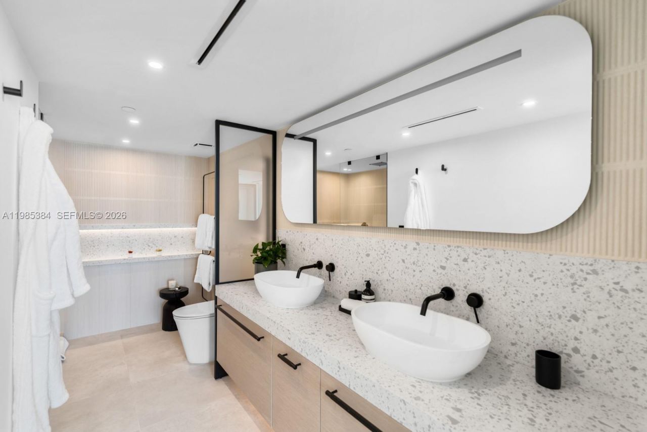 650 West Ave, Unit 1203/1205, Miami Beach, FL 33139 Photo