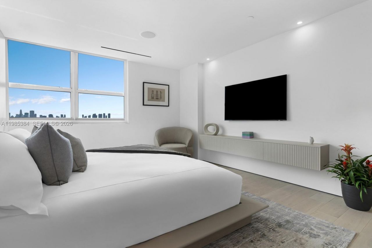 650 West Ave, Unit 1203/1205, Miami Beach, FL 33139 Photo