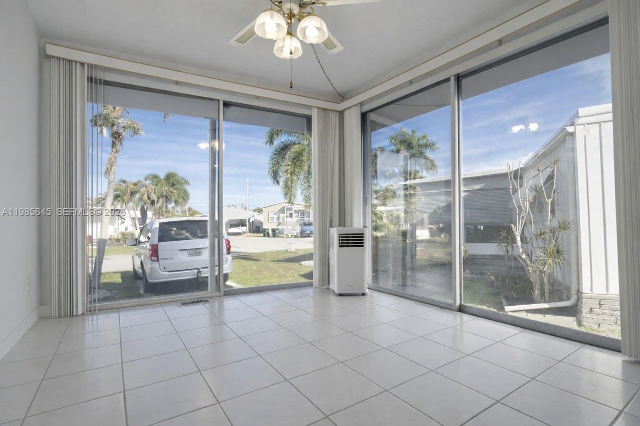 2260 SW 85th Way, Davie, FL 33324 Photo