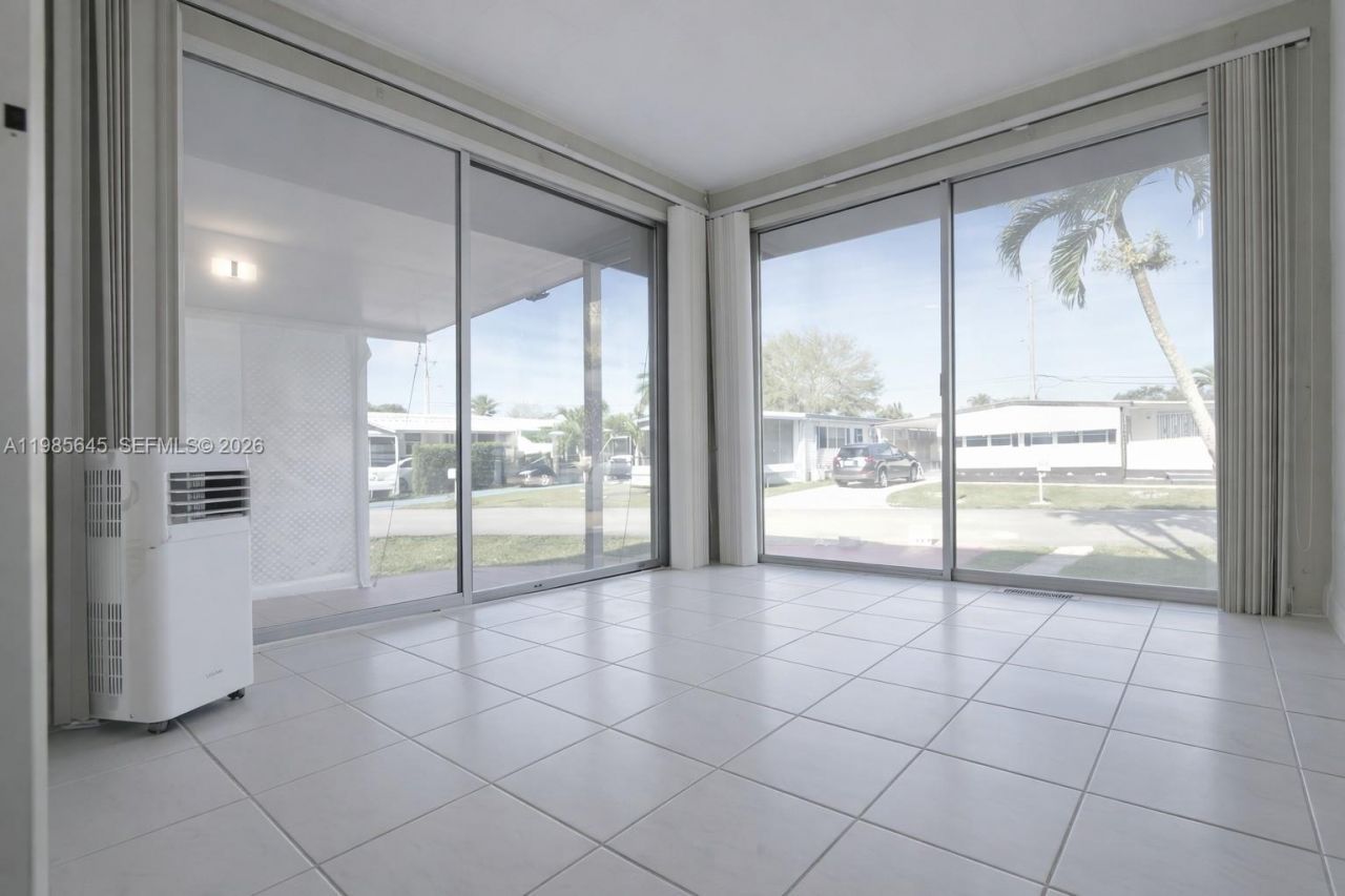 2260 SW 85th Way, Davie, FL 33324 Photo