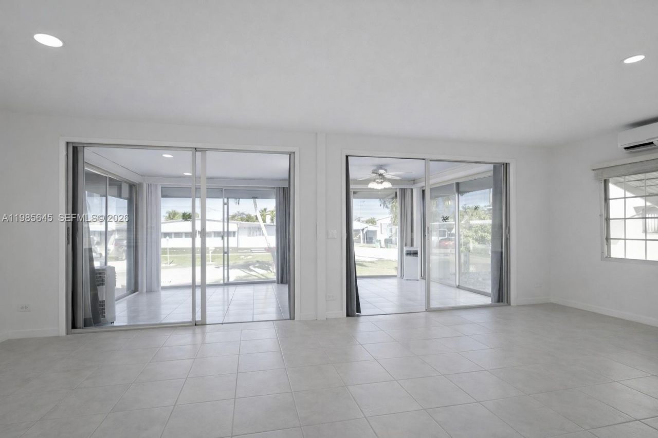 2260 SW 85th Way, Davie, FL 33324 Photo