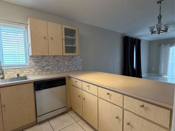 10168 NW 126th Ter , Hialeah Gardens, FL 33018