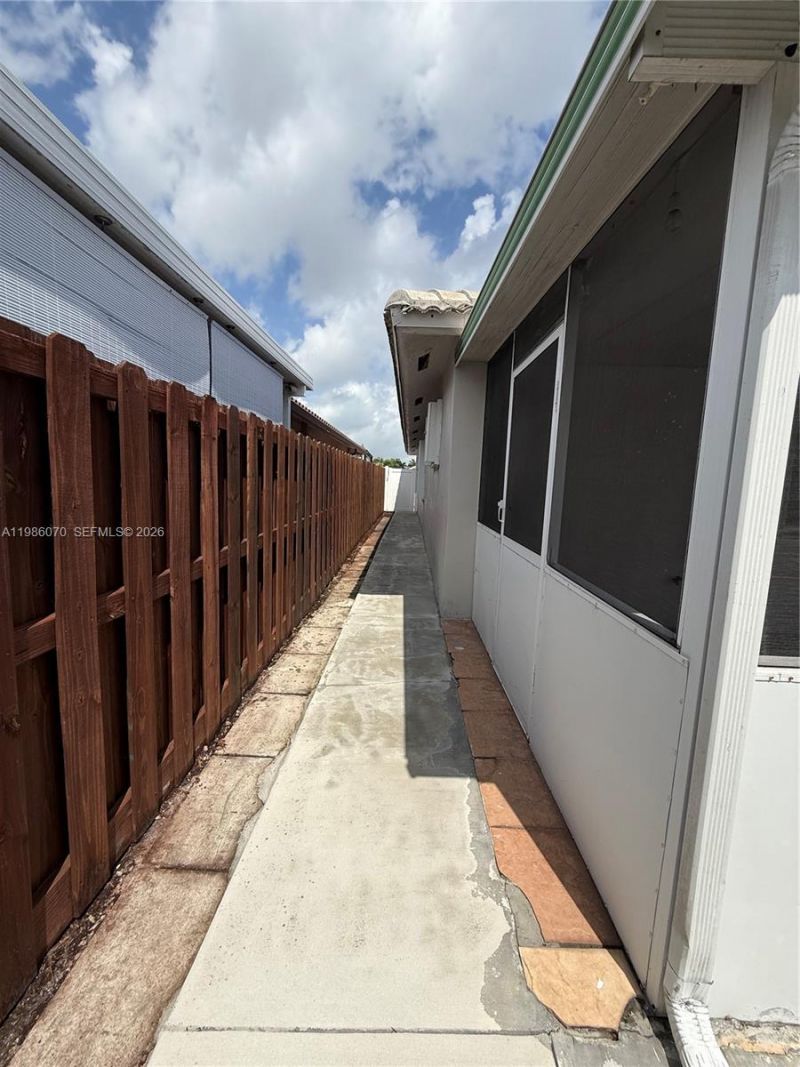 10168 NW 126th Ter , Hialeah Gardens, FL 33018 Photo