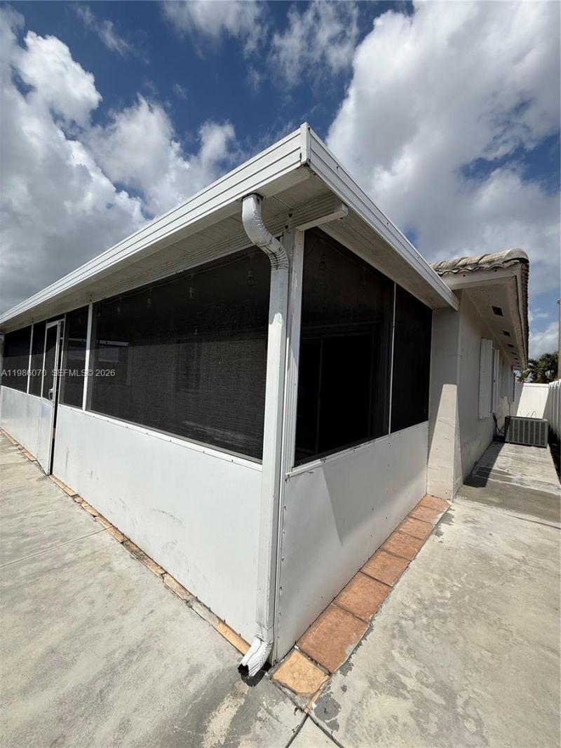 10168 NW 126th Ter , Hialeah Gardens, FL 33018 Photo