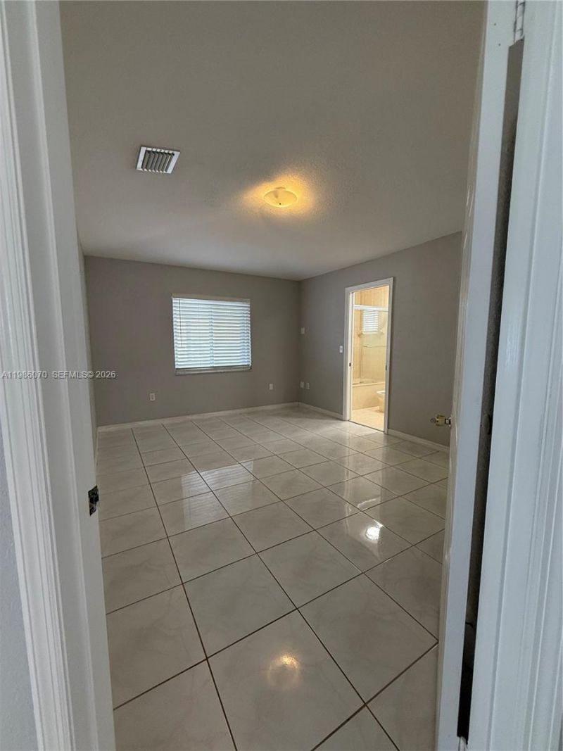 10168 NW 126th Ter , Hialeah Gardens, FL 33018 Photo