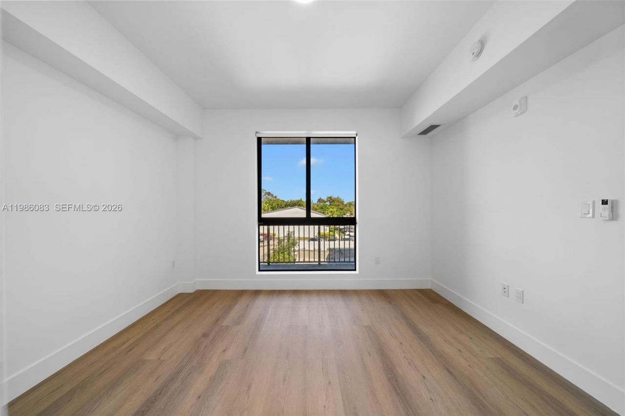 2479 NE 192nd St, Unit 208, Miami, FL 33180 Photo