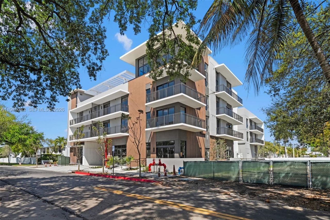 2479 NE 192nd St, Unit 208, Miami, FL 33180 Photo