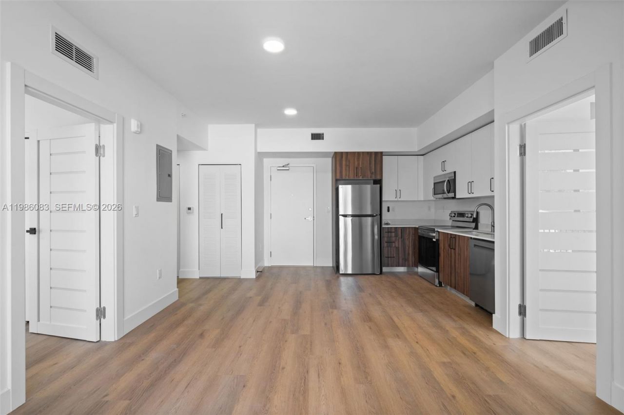 2479 NE 192nd St, Unit 208, Miami, FL 33180 Photo