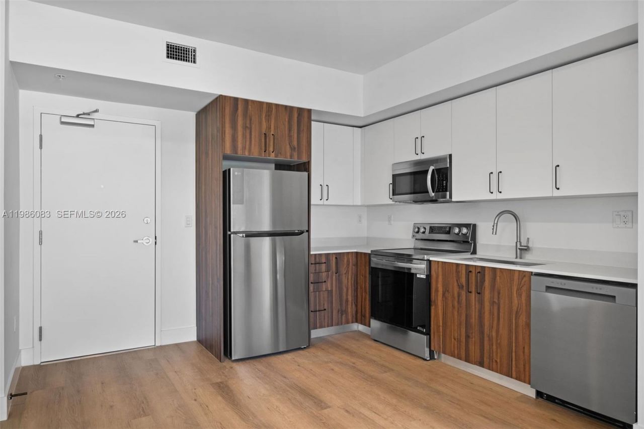 2479 NE 192nd St, Unit 208, Miami, FL 33180 Photo
