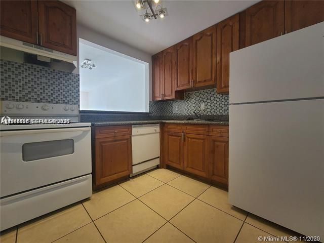 15225 NE 6th Ave , Unit B303, Miami, FL 33162 Photo