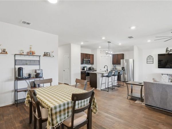 925 Nodding Nixie, Seguin, TX 78155