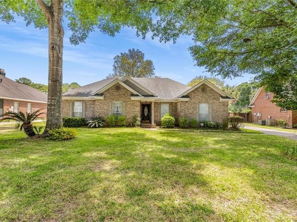 2025 Bradbury Drive E, Mobile, AL 36695