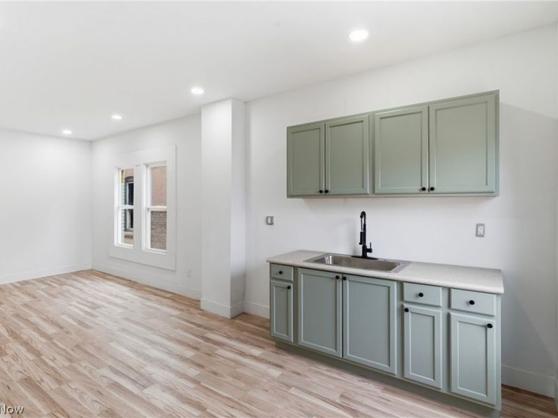 7609 Superior Avenue, Cleveland, OH 44103 Photo 29