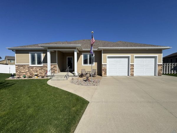 189 N Churchill, No. Sioux City, SD 57049