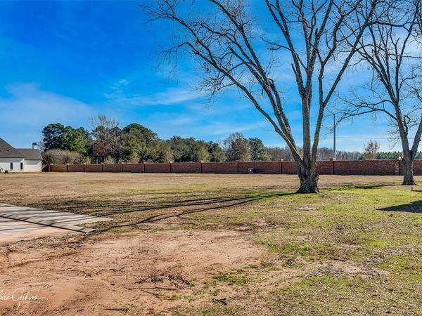 214 Overbrook Lane , Bossier City, LA 71111