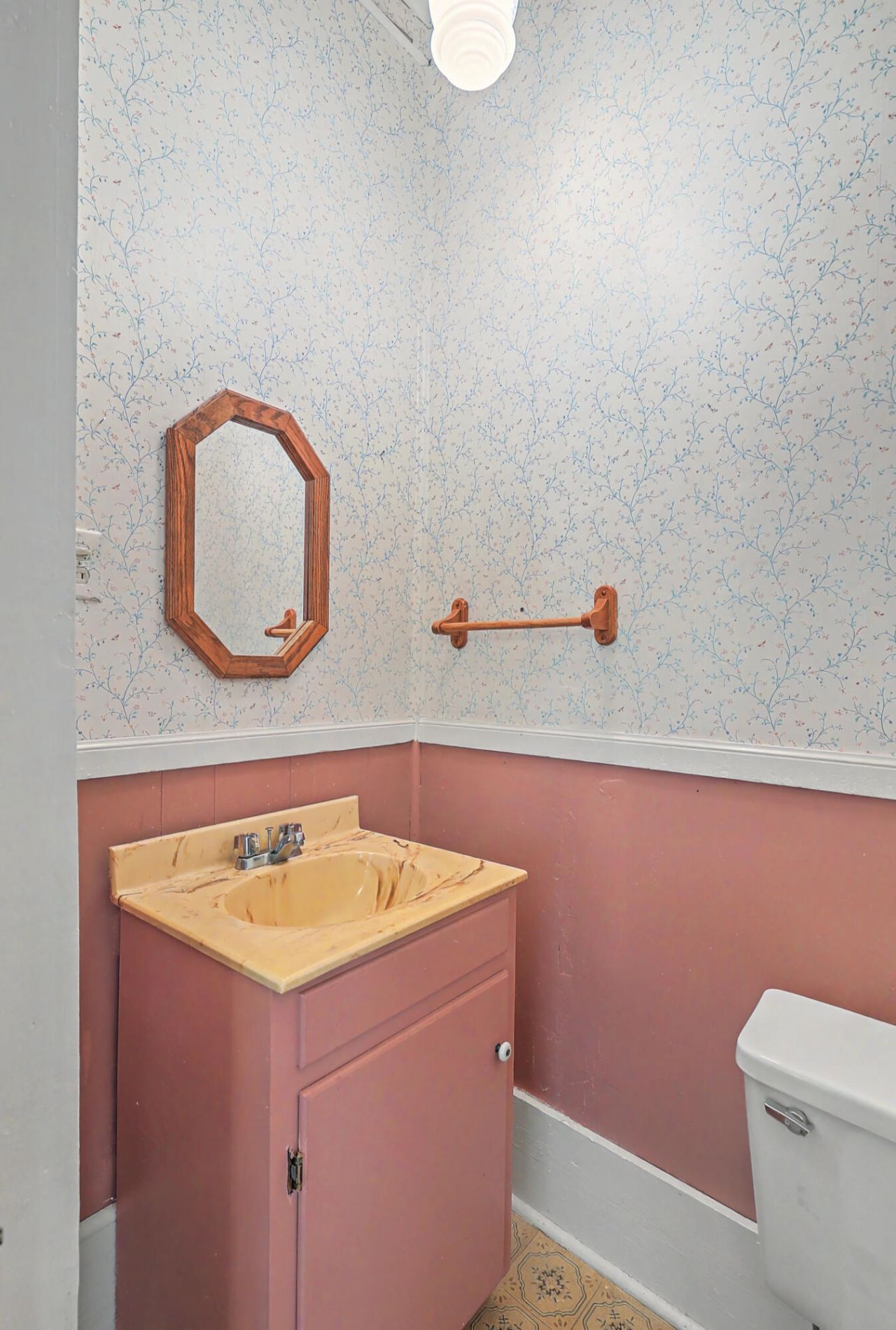 427 Carn Street Photo 13