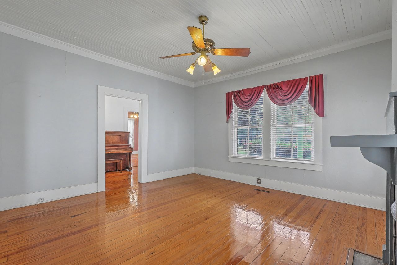 427 Carn Street Photo 19