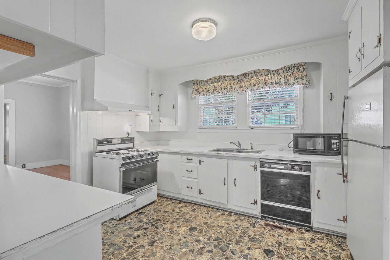 427 Carn Street Photo 23