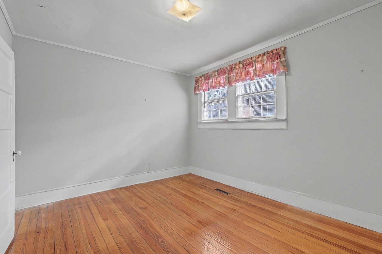 427 Carn Street Photo 30