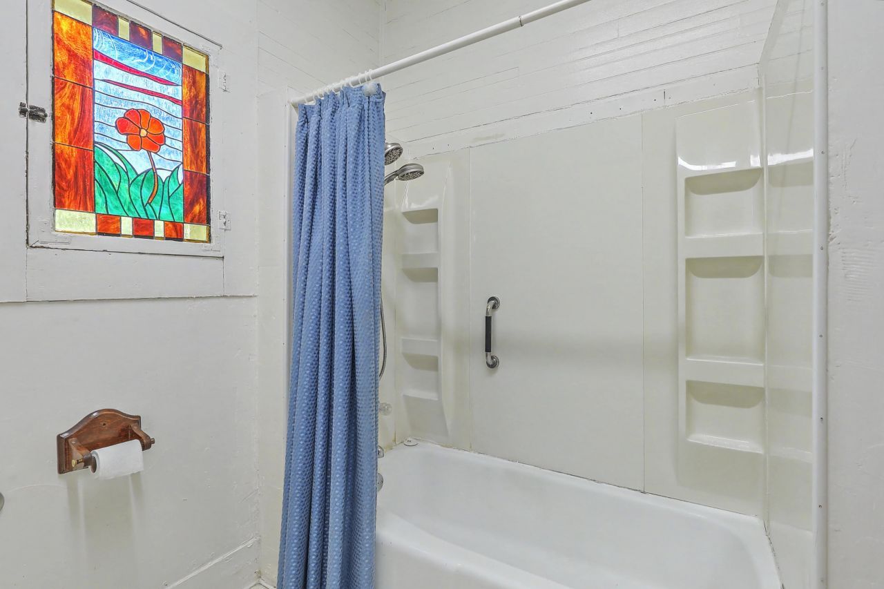 427 Carn Street Photo 33