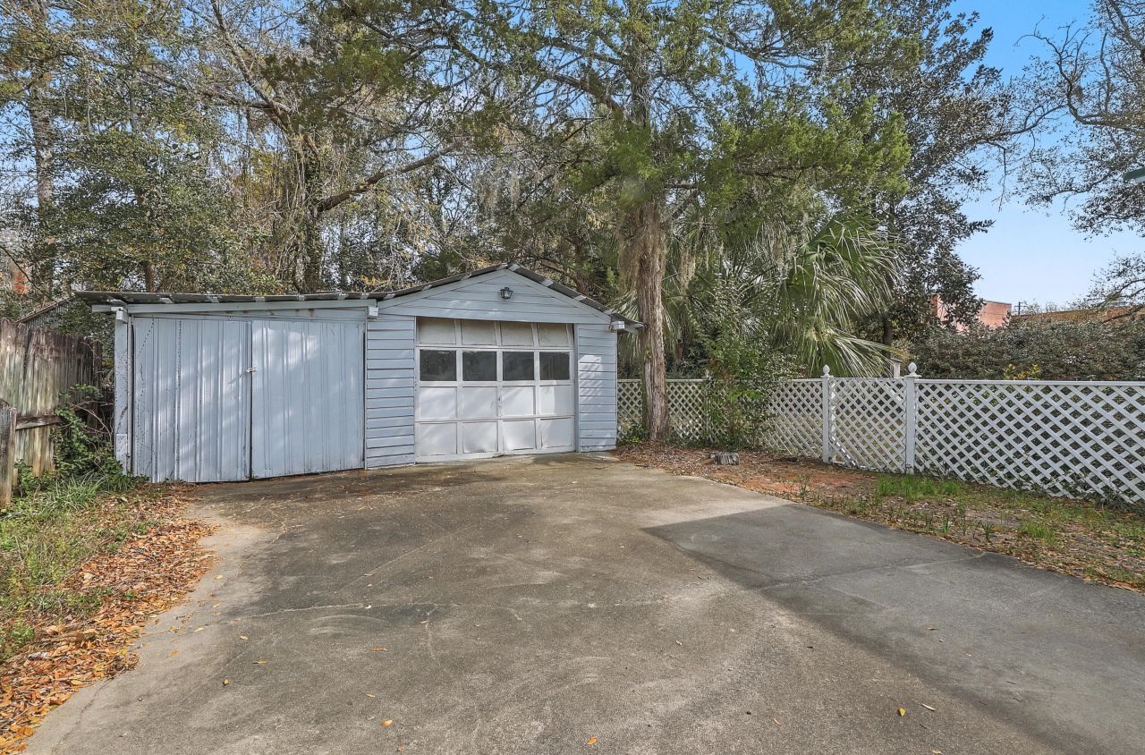 427 Carn Street Photo 42