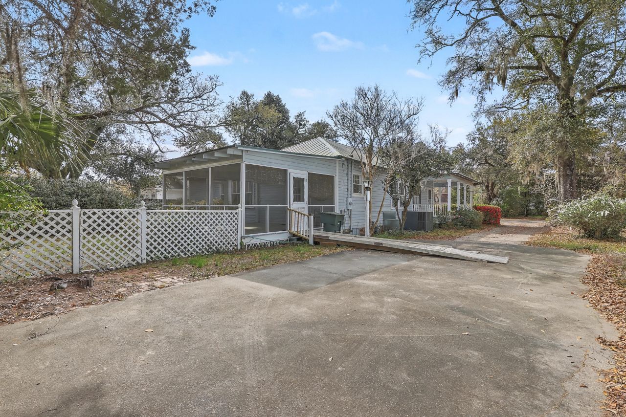 427 Carn Street Photo 43