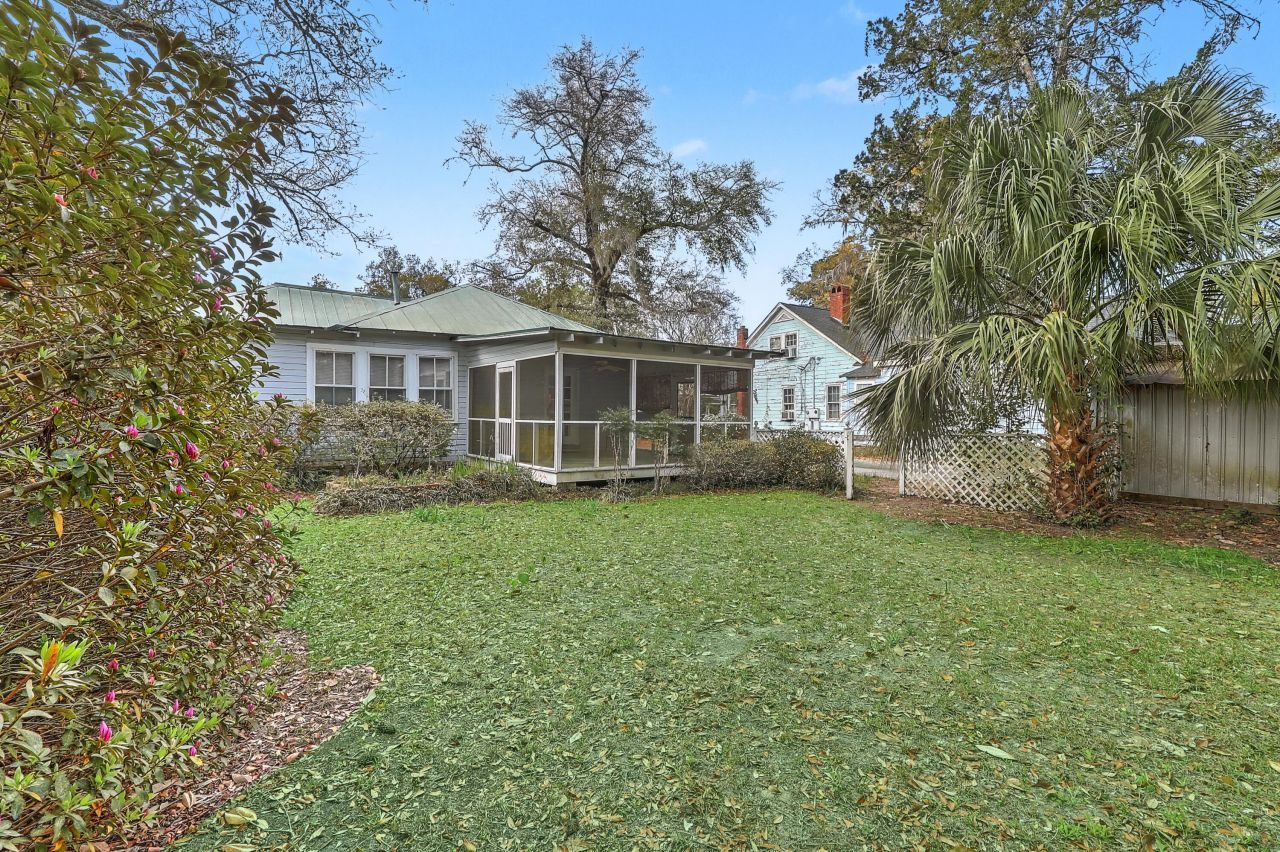 427 Carn Street Photo 45