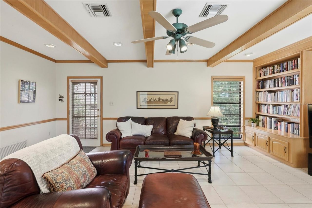 100 72nd Street S, Saint Petersburg, FL 33707 Photo