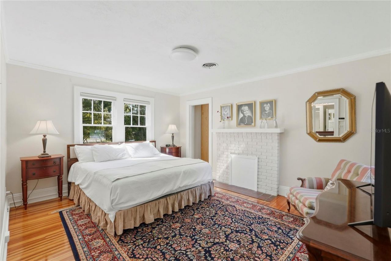 100 72nd Street S, Saint Petersburg, FL 33707 Photo