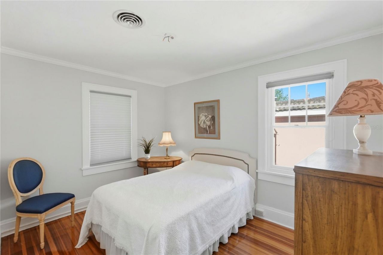 100 72nd Street S, Saint Petersburg, FL 33707 Photo