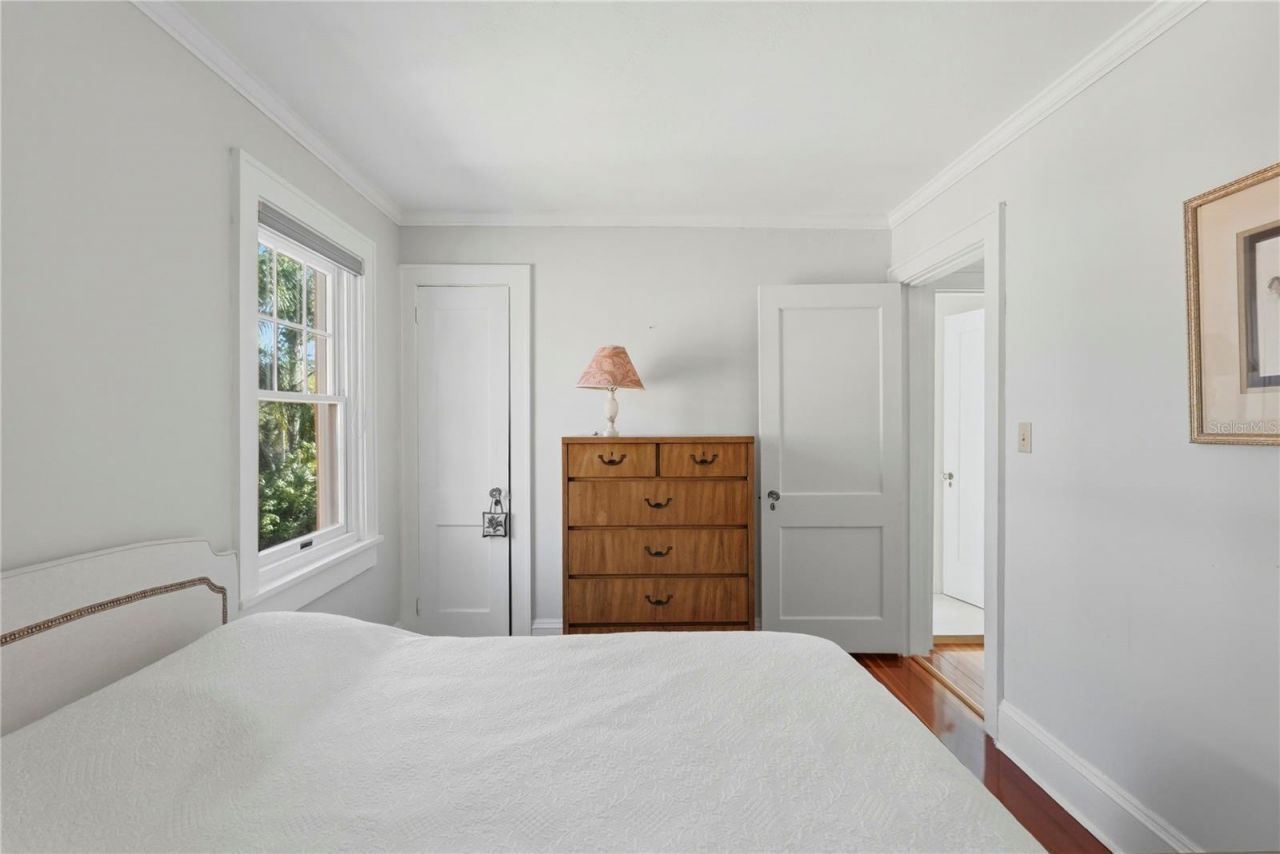 100 72nd Street S, Saint Petersburg, FL 33707 Photo