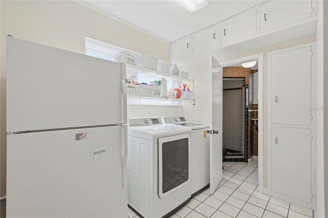 100 72nd Street S, Saint Petersburg, FL 33707 Photo