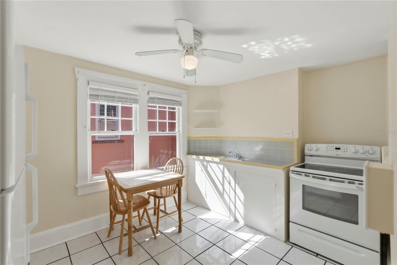 100 72nd Street S, Saint Petersburg, FL 33707 Photo