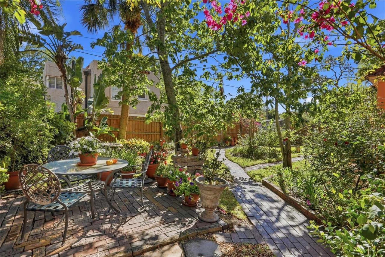 100 72nd Street S, Saint Petersburg, FL 33707 Photo