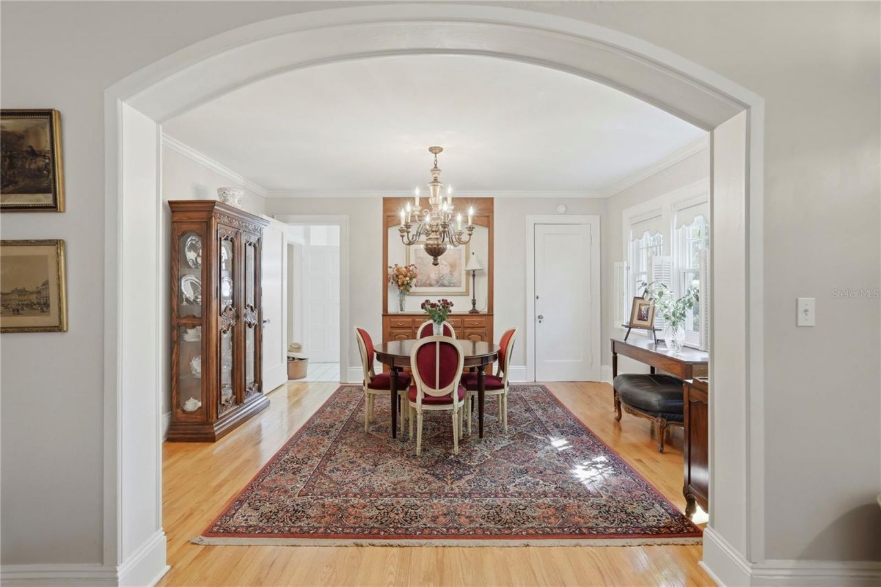 100 72nd Street S, Saint Petersburg, FL 33707 Photo