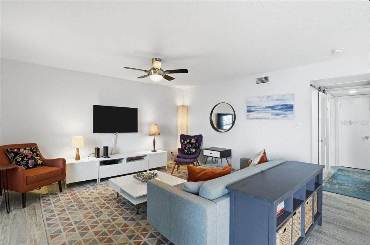205 Pompano Drive Se, Unit B, Saint Petersburg, FL 33705 Photo