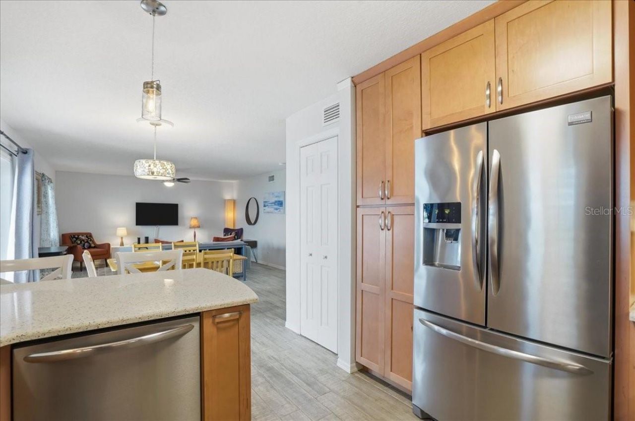 205 Pompano Drive Se, Unit B, Saint Petersburg, FL 33705 Photo