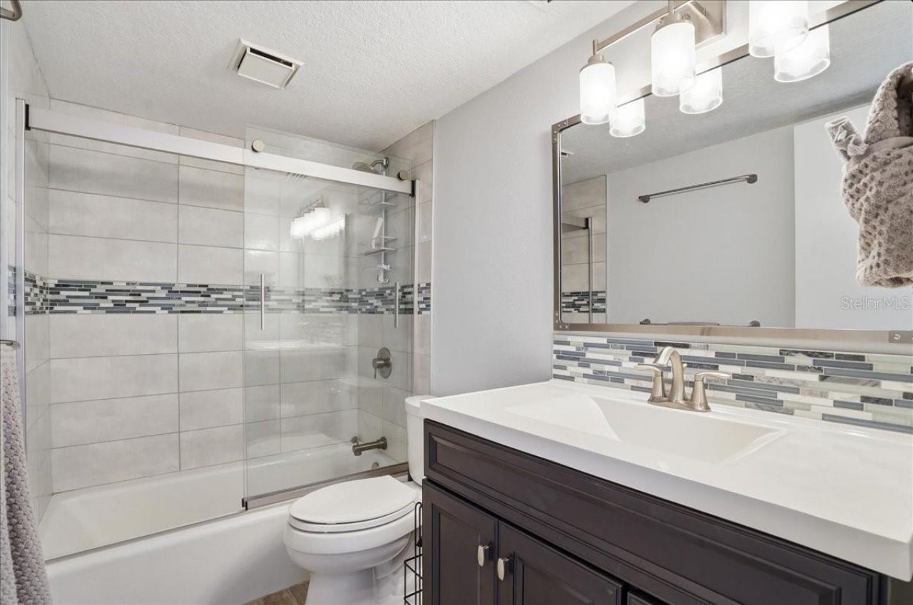 205 Pompano Drive Se, Unit B, Saint Petersburg, FL 33705 Photo