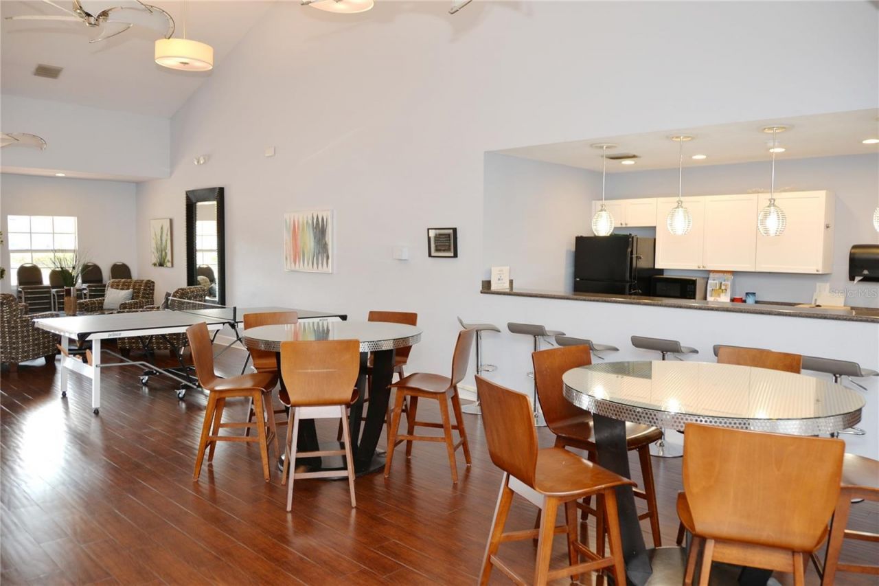 205 Pompano Drive Se, Unit B, Saint Petersburg, FL 33705 Photo