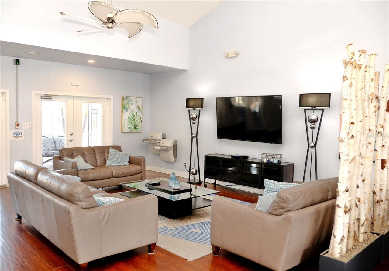 205 Pompano Drive Se, Unit B, Saint Petersburg, FL 33705 Photo